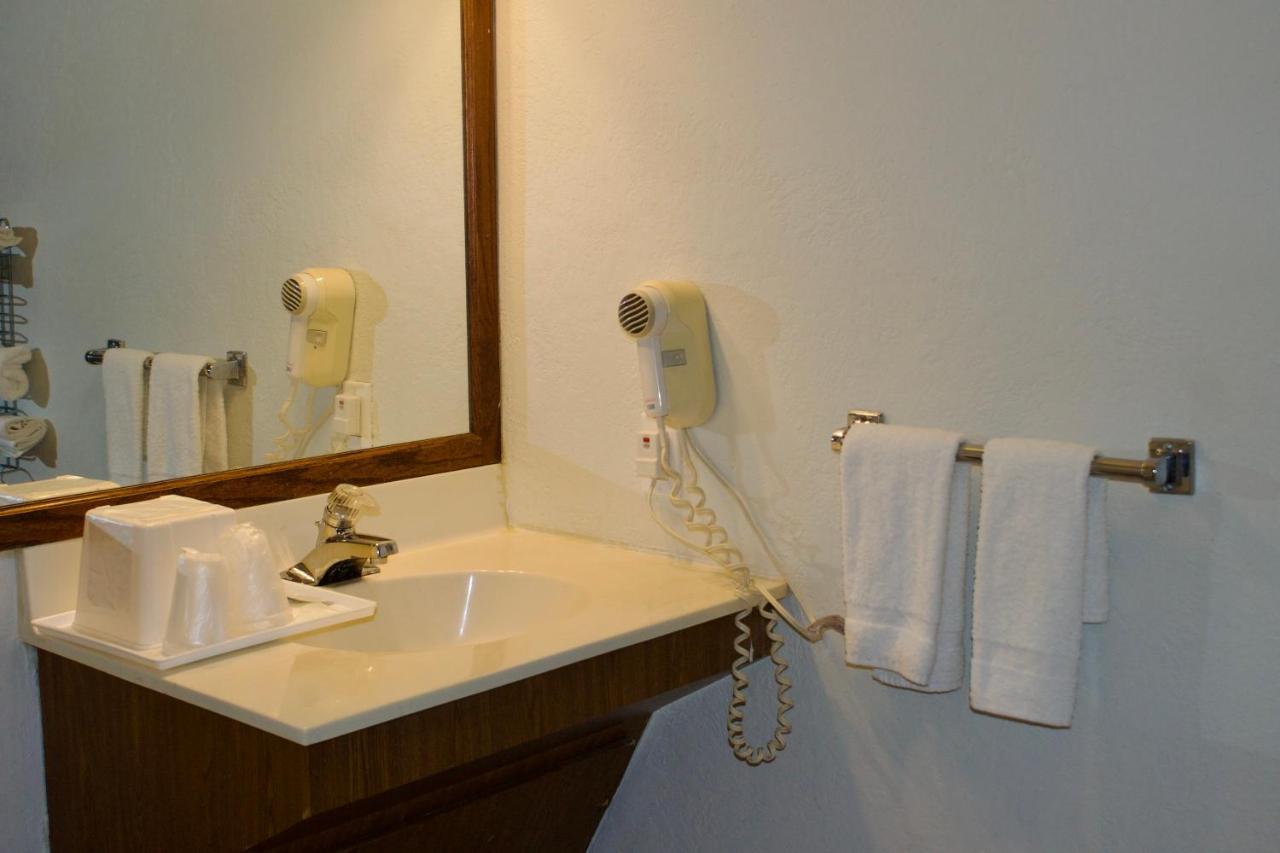 Knights Inn Bridgeport Frankenmuth Εξωτερικό φωτογραφία